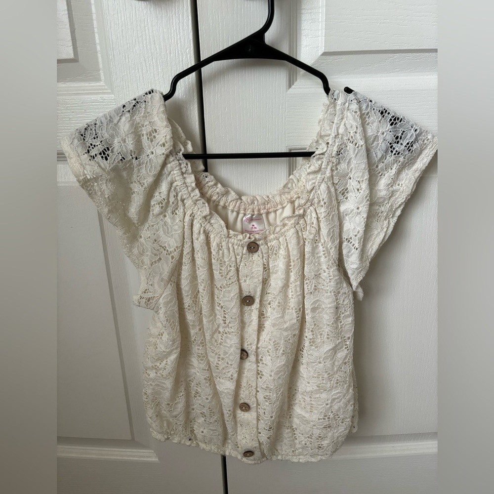White lace shirt size medium